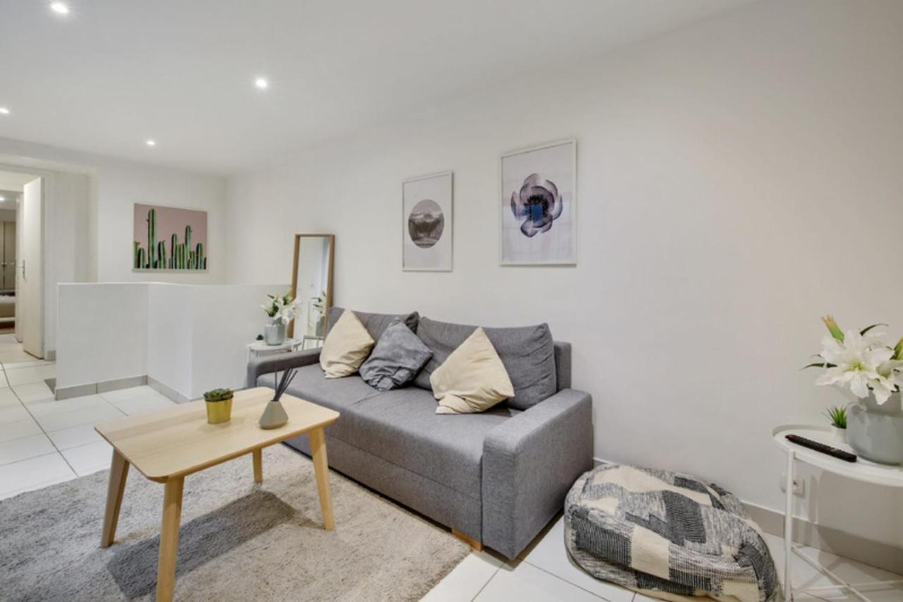 250 Suite Sainte - Superb Apartment In Parigi Esterno foto