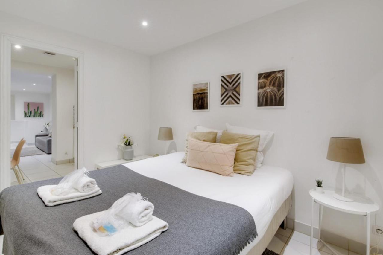 250 Suite Sainte - Superb Apartment In Parigi Esterno foto