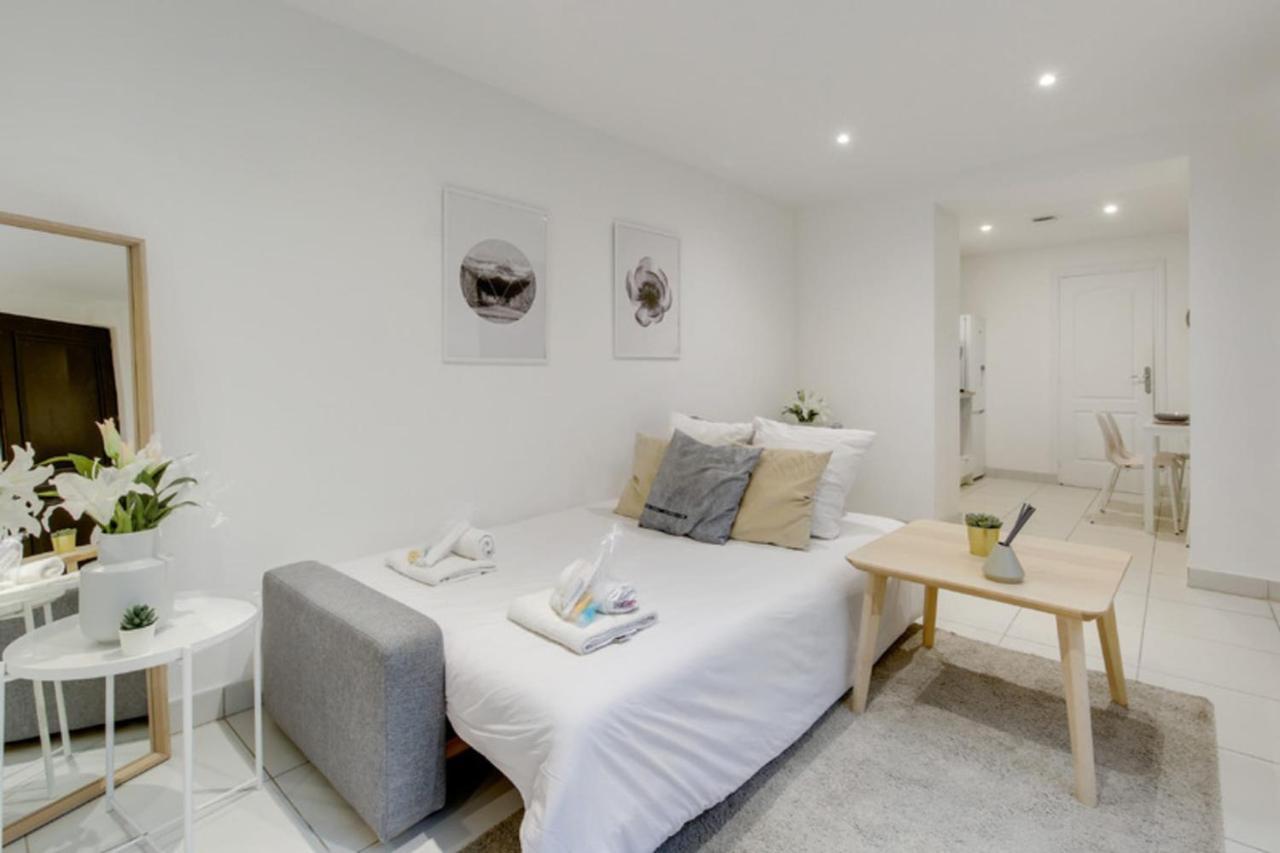 250 Suite Sainte - Superb Apartment In Parigi Esterno foto