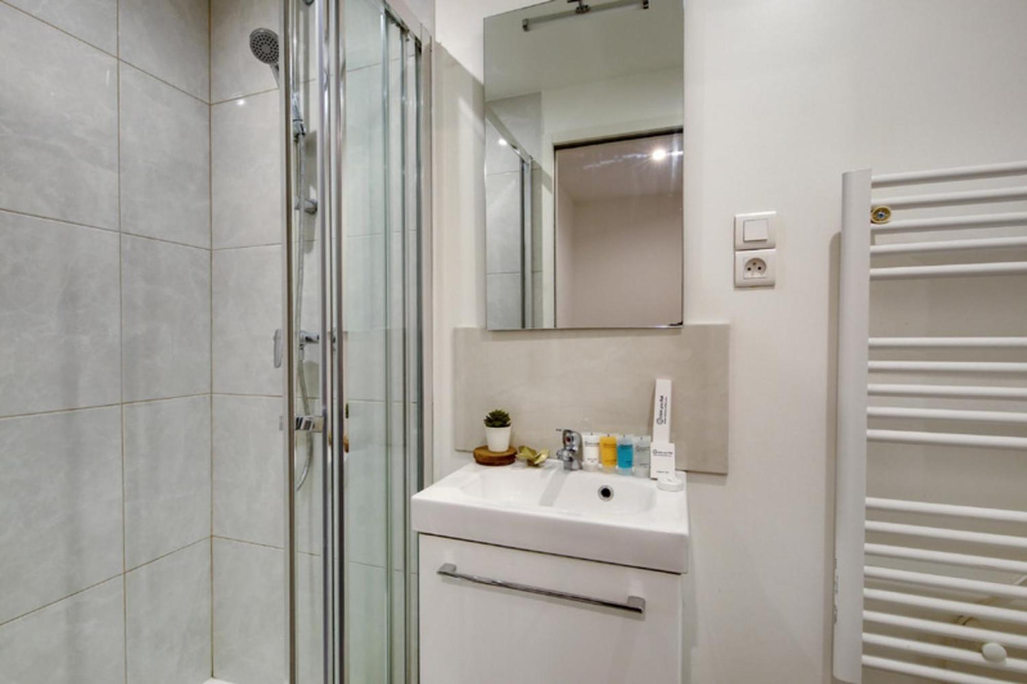 250 Suite Sainte - Superb Apartment In Parigi Esterno foto